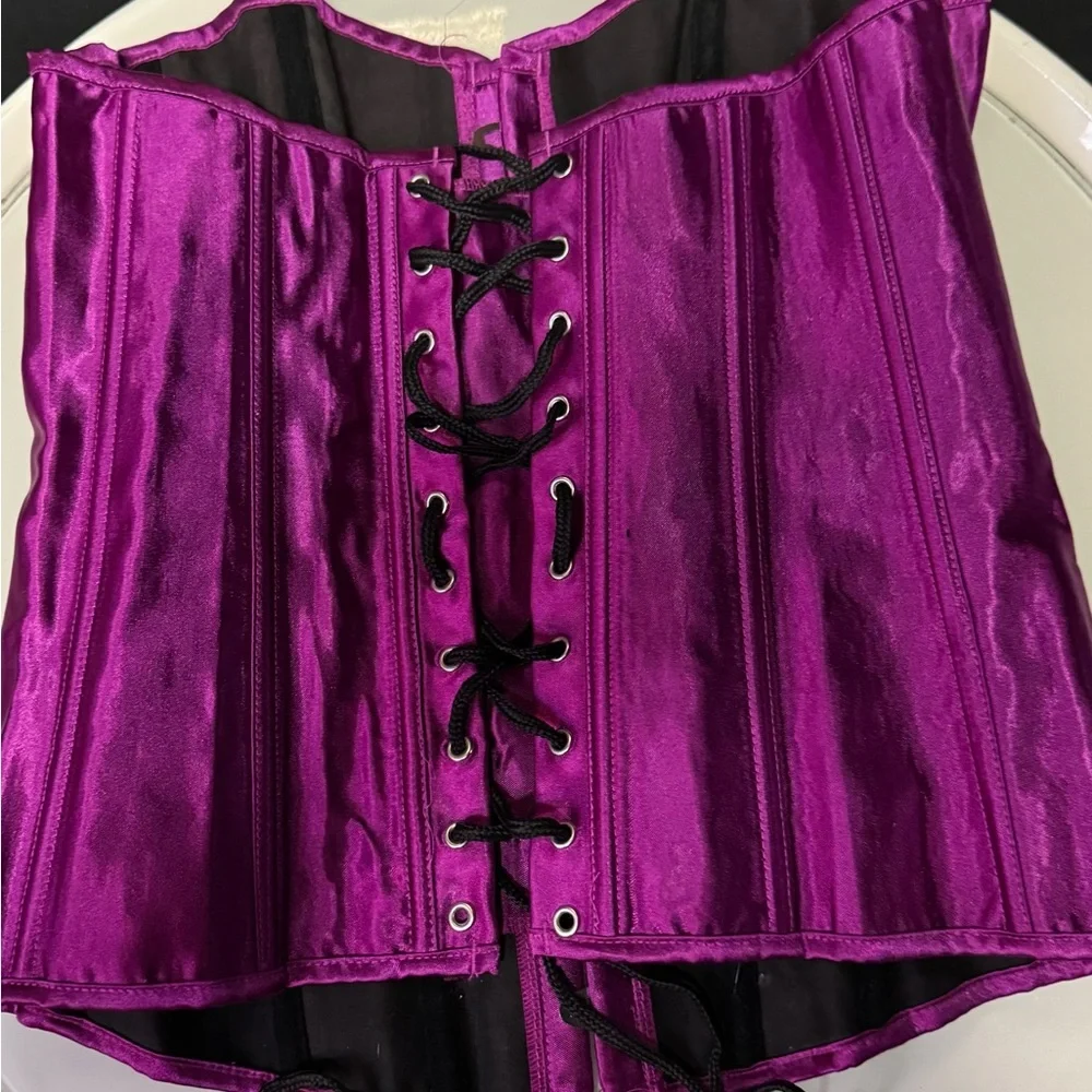 Vibrant Purple Corset - Picture 3 of 4